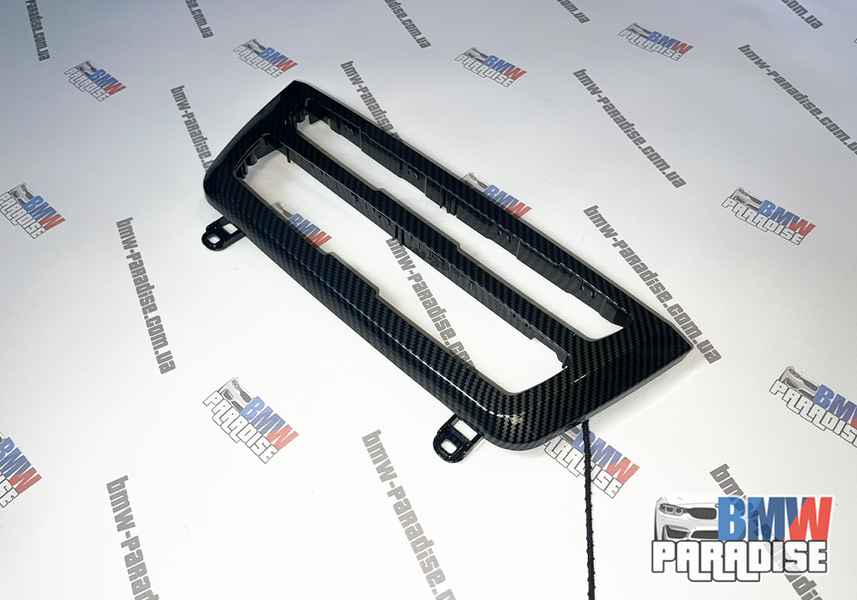 Накладка з підсвічуванням центральної консолі КАРБОН для BMW F30, F31, F32, F35, F80 (Помаранчевий та сині кольори) 322-38 фото