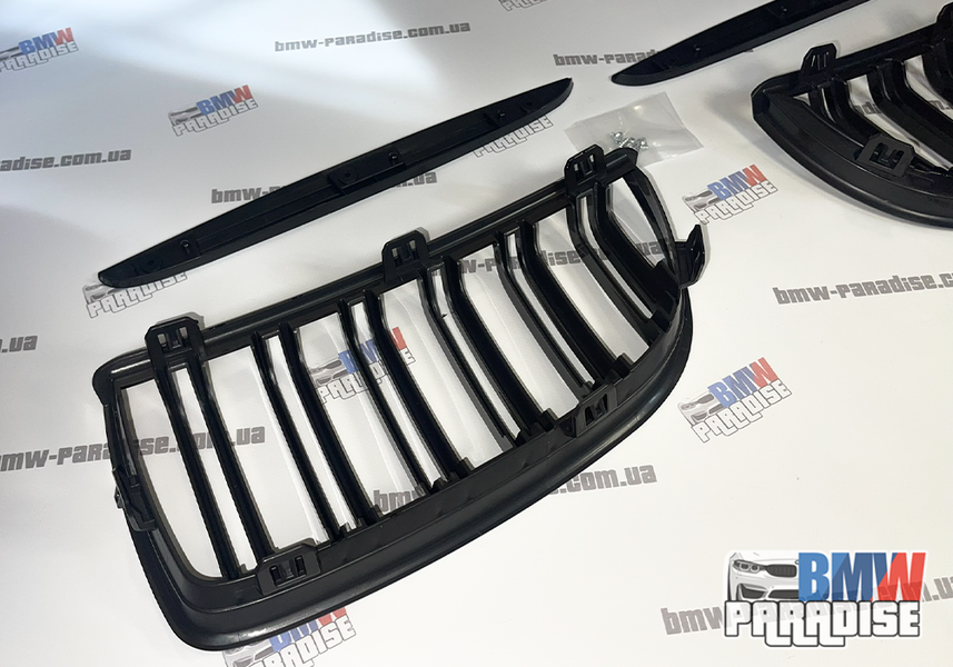 Подвійна решітка радіатора "гриль" BMW E90 E91 2005-2008 (дорест) стилі М. Чорний глянець 322-26 фото