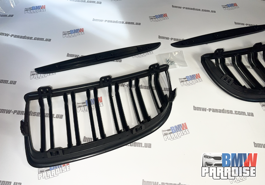 Подвійна решітка радіатора "гриль" BMW E90 E91 2005-2008 (дорест) стилі М. Чорний глянець 322-26 фото
