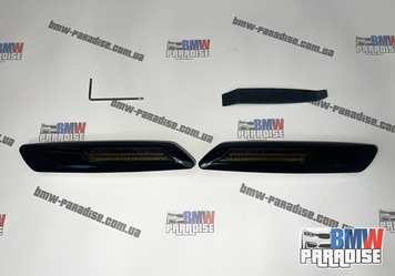 Динамические LED повторители поворотов BMW F10 F11 Тонированные (Под оригинал) Дорест 322-84 фото